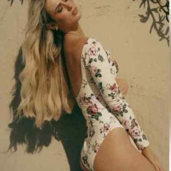 Antonio Melani The Style Bungalow Miraflores Long Sleeve One Piece Swimsuit - Picture 3 of 12